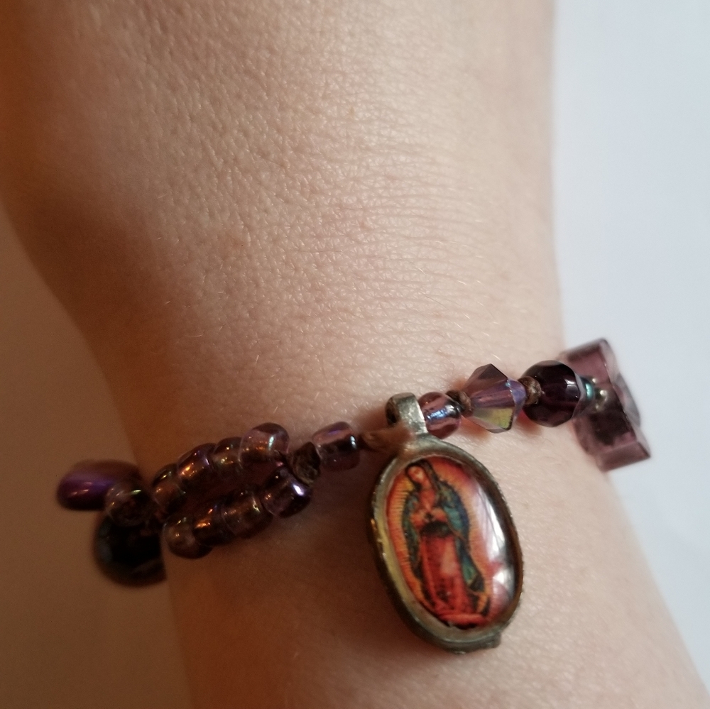 Relisted -Handmade beaded bracelet Virgin Mary religious purple flower - Picture 12 of 12